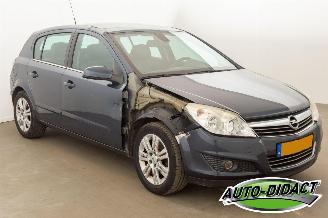 Opel Astra 1.6 Cosmo Navi Stoelverwarming Leder picture 2