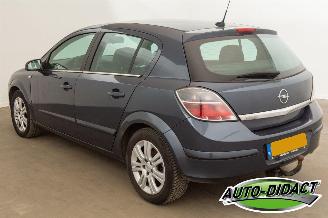 Opel Astra 1.6 Cosmo Navi Stoelverwarming Leder picture 3