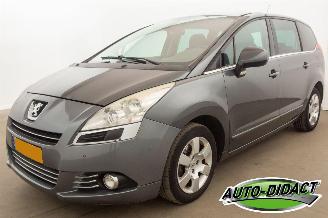 Schadeauto Peugeot 5008 1.6 VTi Clima Navi 7p. Blue Lease 2012/3