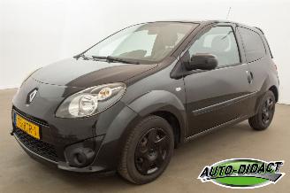 krockskadad bil auto Renault Twingo 1.2-16V Airco Collection 2011/8