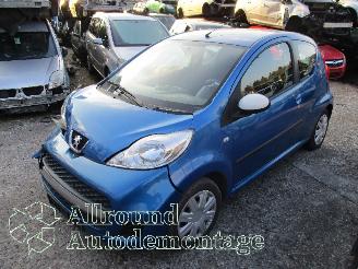 Autoverwertung Peugeot 107 107 Hatchback 1.0 12V (384F(1KR)) [50kW]  (06-2005/05-2014) 2011