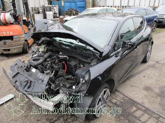 Sloopauto Renault Clio Clio IV (5R) Hatchback 5-drs 0.9 Energy TCE 90 12V (H4B-400(H4B-A4)) [=
66kW]  (11-2012/08-2021) 2014