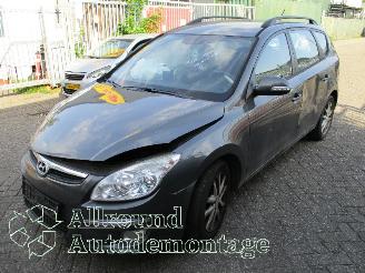Coche siniestrado Hyundai I-30 i30 Crosswagon (WWH) Combi 1.6 CVVT 16V (G4FC-G) [93kW]  (02-2008/06-2=
012) 2009