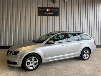 skadebil bedrijf Skoda Octavia Combi Ambition Navigation 2018/6
