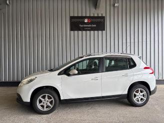 Voiture accidenté Peugeot 2008 Active Autom / Panorama / Navigation 2016/4