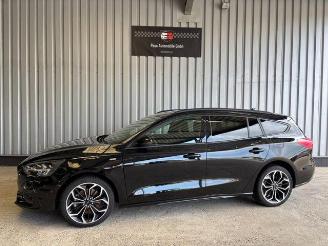 krockskadad bil bedrijf Ford Focus Turnier ST-Line Autom / LED 2019/10