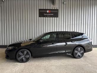 Unfallwagen Volkswagen Passat Variant 2.0 TDI 4Motion R-Line 2025/7