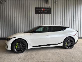 damaged passenger cars Kia EV6 GT 4WD 77,4 KWH / Sport-Sitze / StandHz 2023/8