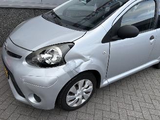 damaged passenger cars Toyota Aygo 1.0 VVT-i Comfort 5drs 2013/4