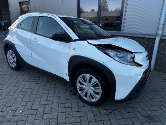 Vaurioauto  passenger cars Toyota Aygo AYGO X  1.0 VVT-i MT Play 2024/11