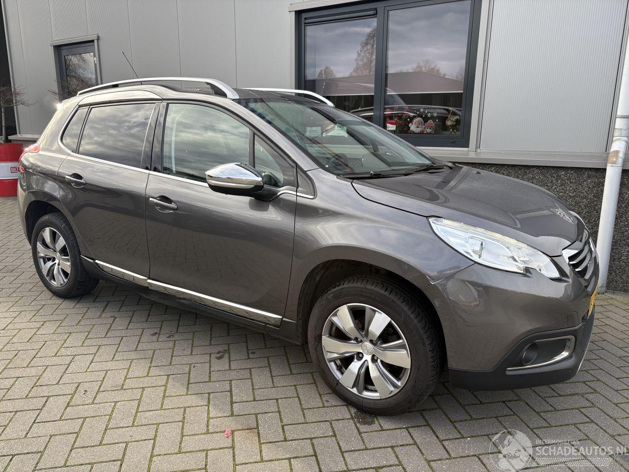 Peugeot 2008 1.2 PureTech Crossway