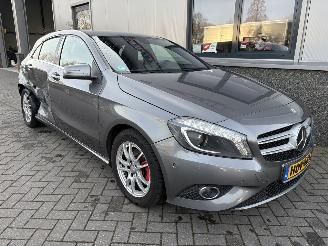 damaged passenger cars Mercedes A-klasse 180 Prestige 2013/2