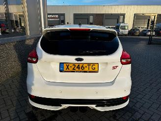 Ford Focus 2.0 ST 270pk picture 18