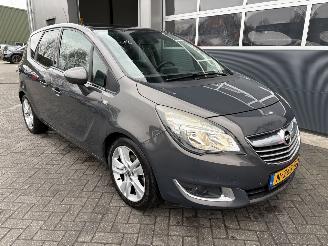 krockskadad bil auto Opel Meriva 1.4 Turbo Automaat 2016/4