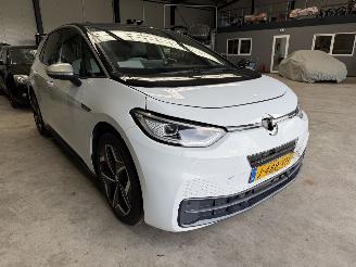 damaged passenger cars Volkswagen ID.3 First Plus 58kWh 2020/10