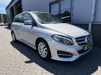 Damaged car Mercedes B-klasse 180 d Ambition 2016/7
