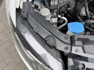Volkswagen Polo 1.0 BlueMotion Connected Series picture 23