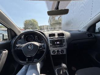 Volkswagen Polo 1.0 BlueMotion Connected Series picture 37