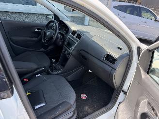 Volkswagen Polo 1.0 BlueMotion Connected Series picture 10