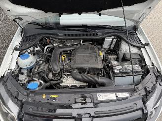 Volkswagen Polo 1.0 BlueMotion Connected Series picture 32