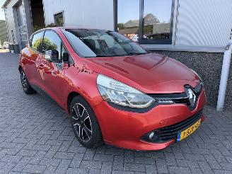 Voiture accidenté Renault Clio 0.9 TCe Expression 2013/10