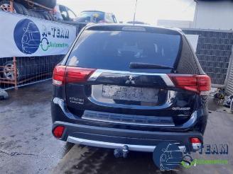 demontáž osobní automobily Mitsubishi Outlander Outlander (GF/GG), SUV, 2012 / 2022 2.0 16V 4x2 2015/10