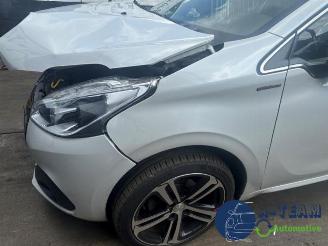 Peugeot 208 208 I (CA/CC/CK/CL), Hatchback, 2012 / 2019 1.2 12V e-THP PureTech 110 picture 10