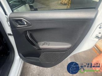 Peugeot 208 208 I (CA/CC/CK/CL), Hatchback, 2012 / 2019 1.2 12V e-THP PureTech 110 picture 27