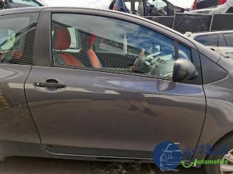 Toyota Yaris Yaris II (P9), Hatchback, 2005 / 2014 1.0 12V VVT-i picture 8