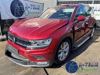 Vrakbiler auto Volkswagen Tiguan Tiguan (AD1), SUV, 2016 / 2024 2.0 TSI 16V 4Motion 2017/11