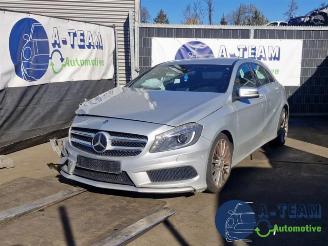 Vrakbiler auto Mercedes A-klasse A (W176), Hatchback, 2012 / 2018 1.6 A-180 16V 2012/9