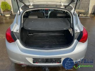 Opel Astra Astra J (PC6/PD6/PE6/PF6), Hatchback 5-drs, 2009 / 2015 1.4 Turbo 16V picture 24