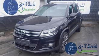 Vrakbiler auto Volkswagen Tiguan Tiguan (5N1/2), SUV, 2007 / 2018 2.0 TSI 16V 4Motion 2011/9