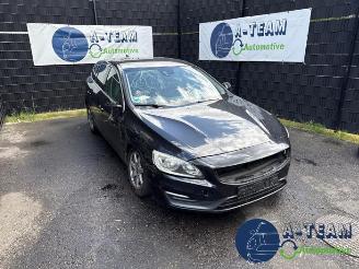 Coche siniestrado Volvo V-60 V60 I (FW/GW), Combi, 2010 / 2018 1.6 DRIVe 2014/2