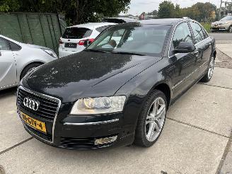 krockskadad bil auto Audi A8 3.2 s line 2008/9