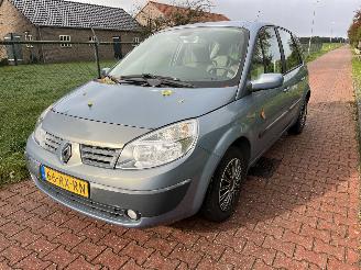 Unfallwagen Renault Scenic 1.6 automaat 2005/7