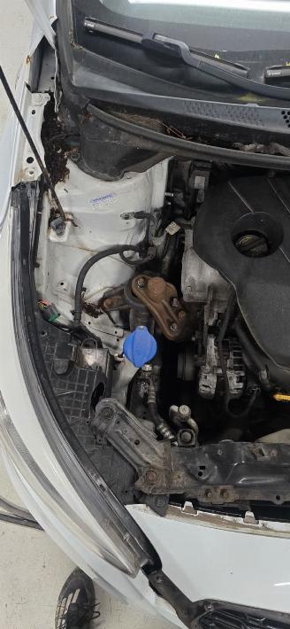 Kia Cee d 3dr weinig schade picture 12