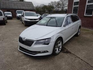 Sloopauto Skoda Superb Superb Combi (3V5), Combi, 2015 1.6 TDI 2017/11