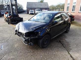 Coche siniestrado Volkswagen Polo Polo V (6R), Hatchback, 2009 / 2017 1.4 TDI 12V 75 2015/1