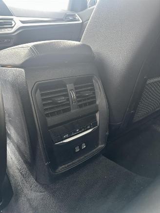 BMW 3-serie 320i xDrive High Executive picture 21