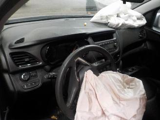 Opel Karl Karl Hatchback 5-drs 1.0 12V (B10XE(Euro 6)) [55kW]  (01-2015/03-2019)= picture 5