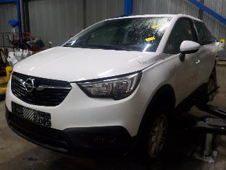 Salvage car Opel Crossland Crossland (X) SUV 1.2 Turbo 12V (B12XHL(EB2DT)) [81kW]  (03-2017/...) 2017/10