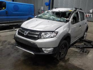Salvage car Dacia Sandero Sandero II Hatchback 0.9 TCE 12V (H4B-400(H4B-A4)) [66kW]  (10-2012/..=
=2E) 2013/6