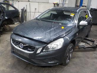 Autoverwertung Volvo V-60 V60 I (FW/GW) 2.0 D3 20V (D5204T3) [120kW]  (07-2010/12-2014) 2011