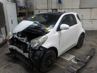 demontáž osobní automobily Toyota iQ iQ Hatchback 3-drs 1.0 12V VVT-i (1KR-FE) [50kW]  (01-2009/12-2015) 2009