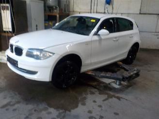 Salvage car BMW 1-serie 1 serie (E87/87N) Hatchback 5-drs 118i 16V (N43-B20A) [105kW]  (09-200=
6/06-2011) 2008