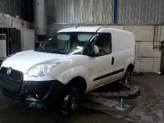 demontáž osobní automobily Fiat Doblo Doblo Cargo (263) Van 1.6 D Multijet (198.A.3000) [77kW]  (02-2010/07-=
2022) 2013