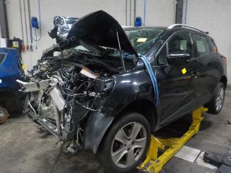 Uttjänta bilar auto Renault Clio Clio IV Estate/Grandtour (7R) Combi 5-drs 0.9 Energy TCE 90 12V (H4B-4=
00(H4B-A4)) [66kW]  (01-2013/08-2021) 2015