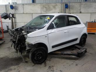 Salvage car Renault Twingo Twingo III (AH) Hatchback 5-drs 1.0 SCe 70 12V (H4D-400(H4D-A4)) [52kW=
]  (09-2014/...) 2016/4