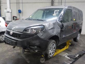 demontáž osobní automobily Fiat Doblo Doblo Cargo (263) Van 1.6 D Multijet (263.A.8000) [77kW]  (02-2010/07-=
2022) 2019